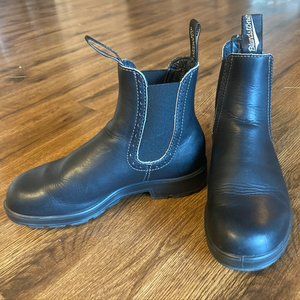 Blundstone Women's 1448 Chelsea Boot in Voltan Black - Size 7.5 US/4.5 AU